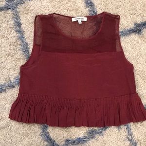 Elizabeth and James top